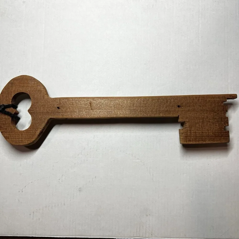 Vintage Wooden Key Shaped Wall Key Holder Rack 10 Brass Hooks Lightweight Rustic